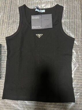 💕Prada Black Cropped Tank Top💕